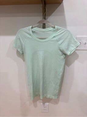 lululemon athletica Mint Green Short Sleeve Crew Tee